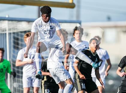 Thumbnail 1 in Servite vs. Loyola (CIF Southern Section D1 Final) photogallery.