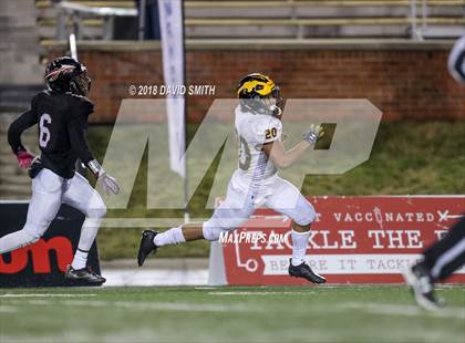 Thumbnail 1 in Fort Osage vs. Vianney (MSHSAA Class 5 Show-Me Bowl) photogallery.