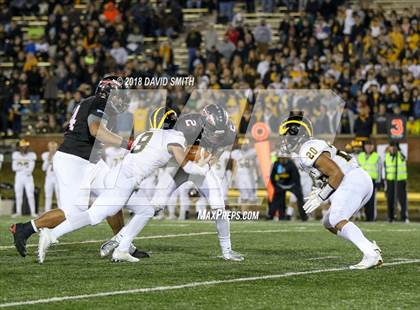 Thumbnail 2 in Fort Osage vs. Vianney (MSHSAA Class 5 Show-Me Bowl) photogallery.