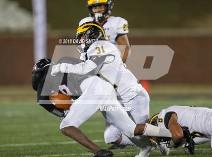 Thumbnail 2 in Fort Osage vs. Vianney (MSHSAA Class 5 Show-Me Bowl) photogallery.