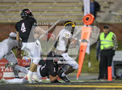 Thumbnail 3 in Fort Osage vs. Vianney (MSHSAA Class 5 Show-Me Bowl) photogallery.