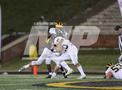 Thumbnail 1 in Fort Osage vs. Vianney (MSHSAA Class 5 Show-Me Bowl) photogallery.