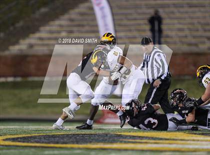 Thumbnail 1 in Fort Osage vs. Vianney (MSHSAA Class 5 Show-Me Bowl) photogallery.