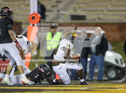 Thumbnail 1 in Fort Osage vs. Vianney (MSHSAA Class 5 Show-Me Bowl) photogallery.
