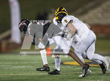 Thumbnail 1 in Fort Osage vs. Vianney (MSHSAA Class 5 Show-Me Bowl) photogallery.