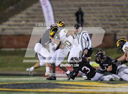 Thumbnail 3 in Fort Osage vs. Vianney (MSHSAA Class 5 Show-Me Bowl) photogallery.