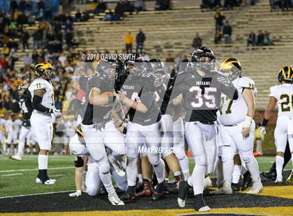 Thumbnail 3 in Fort Osage vs. Vianney (MSHSAA Class 5 Show-Me Bowl) photogallery.