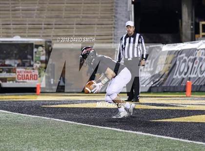 Thumbnail 2 in Fort Osage vs. Vianney (MSHSAA Class 5 Show-Me Bowl) photogallery.