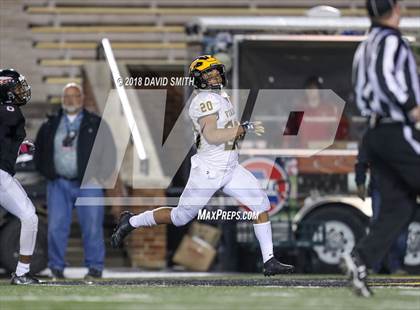 Thumbnail 1 in Fort Osage vs. Vianney (MSHSAA Class 5 Show-Me Bowl) photogallery.