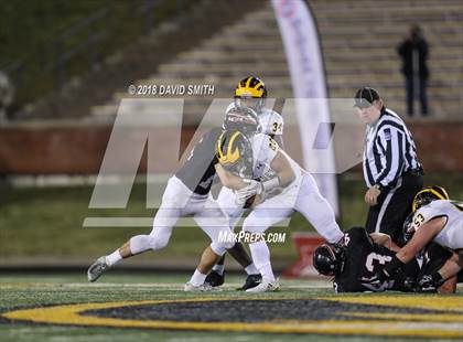 Thumbnail 3 in Fort Osage vs. Vianney (MSHSAA Class 5 Show-Me Bowl) photogallery.