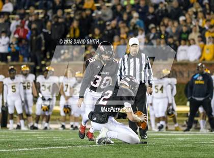 Thumbnail 1 in Fort Osage vs. Vianney (MSHSAA Class 5 Show-Me Bowl) photogallery.