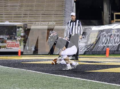 Thumbnail 1 in Fort Osage vs. Vianney (MSHSAA Class 5 Show-Me Bowl) photogallery.
