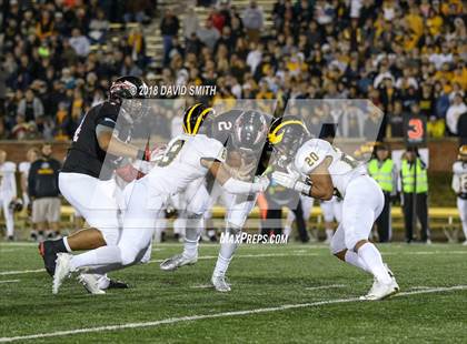Thumbnail 3 in Fort Osage vs. Vianney (MSHSAA Class 5 Show-Me Bowl) photogallery.