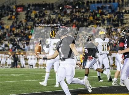 Thumbnail 3 in Fort Osage vs. Vianney (MSHSAA Class 5 Show-Me Bowl) photogallery.