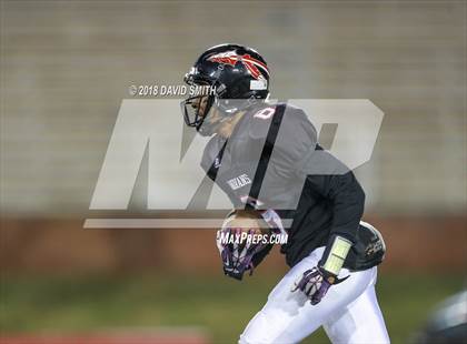 Thumbnail 3 in Fort Osage vs. Vianney (MSHSAA Class 5 Show-Me Bowl) photogallery.