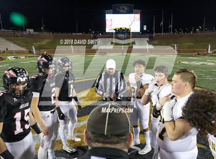 Thumbnail 1 in Fort Osage vs. Vianney (MSHSAA Class 5 Show-Me Bowl) photogallery.
