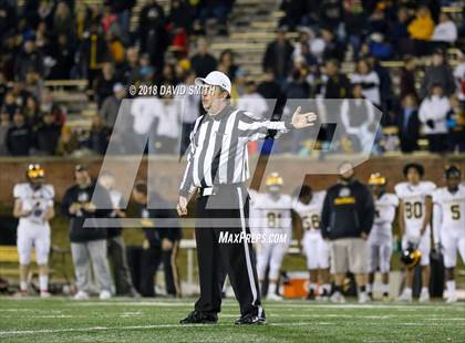 Thumbnail 3 in Fort Osage vs. Vianney (MSHSAA Class 5 Show-Me Bowl) photogallery.