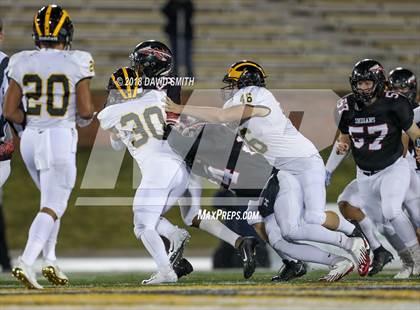 Thumbnail 3 in Fort Osage vs. Vianney (MSHSAA Class 5 Show-Me Bowl) photogallery.