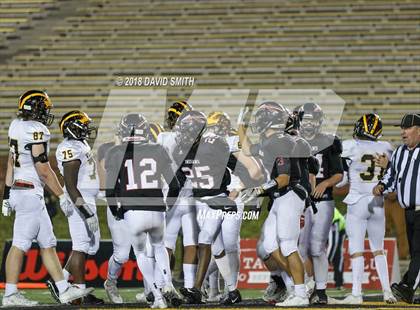 Thumbnail 1 in Fort Osage vs. Vianney (MSHSAA Class 5 Show-Me Bowl) photogallery.