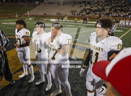 Thumbnail 2 in Fort Osage vs. Vianney (MSHSAA Class 5 Show-Me Bowl) photogallery.