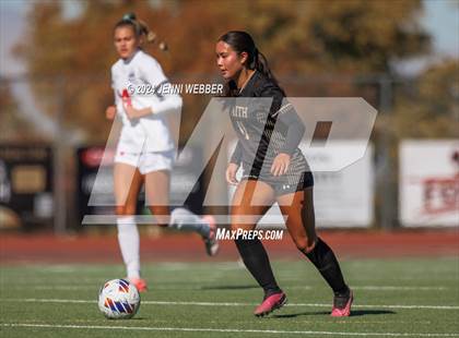 Thumbnail 3 in Coronado vs. Faith Lutheran (NIAA 5A Semifinal) photogallery.
