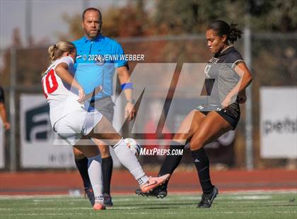 Thumbnail 2 in Coronado vs. Faith Lutheran (NIAA 5A Semifinal) photogallery.