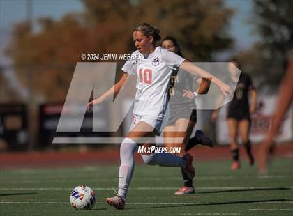 Thumbnail 2 in Coronado vs. Faith Lutheran (NIAA 5A Semifinal) photogallery.
