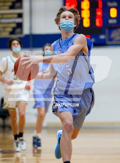 Thumbnail 3 in Mater Dei @ Althoff Catholic photogallery.