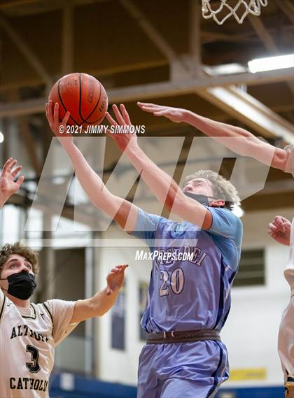 Thumbnail 3 in Mater Dei @ Althoff Catholic photogallery.