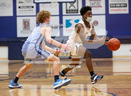 Thumbnail 3 in Mater Dei @ Althoff Catholic photogallery.