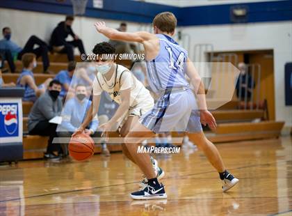 Thumbnail 3 in Mater Dei @ Althoff Catholic photogallery.