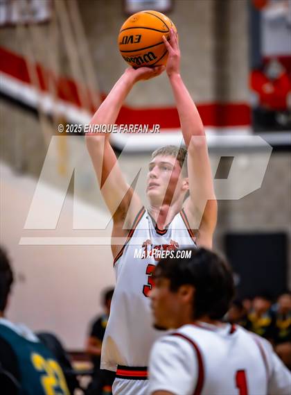 Thumbnail 1 in Chaffey vs. Eisenhower photogallery.