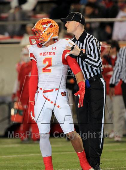 Thumbnail 1 in Mater Dei v Mission Viejo (CIF SS Playoff) photogallery.