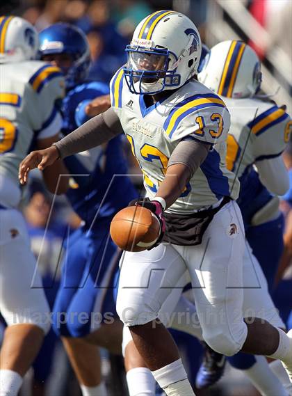 Thumbnail 2 in Frisco vs. Samuell (UIL 4A Division 1 Area Playoff) photogallery.
