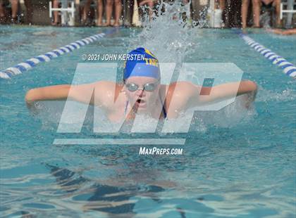 Thumbnail 2 in Tarpon Invitational photogallery.