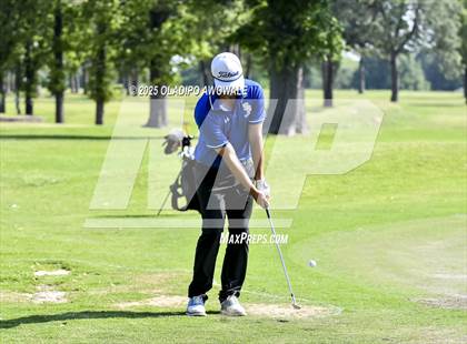 Thumbnail 2 in UIL 4A Golf (Region II Regionals) photogallery.