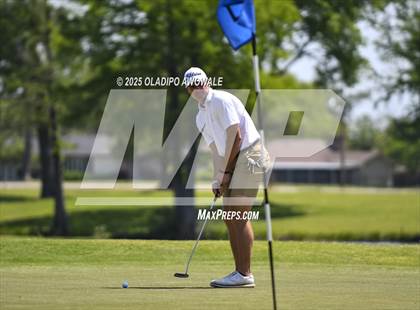 Thumbnail 3 in UIL 4A Golf (Region II Regionals) photogallery.