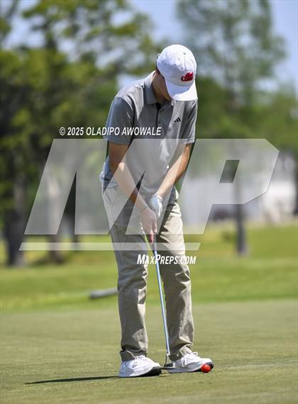 Thumbnail 3 in UIL 4A Golf (Region II Regionals) photogallery.