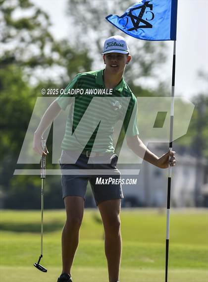 Thumbnail 3 in UIL 4A Golf (Region II Regionals) photogallery.
