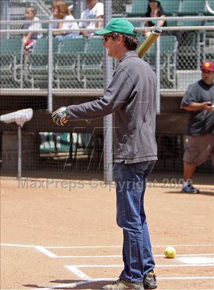 Thumbnail 3 in Narbonne vs. Eagle Rock (CIF LA City Invitational Final) photogallery.