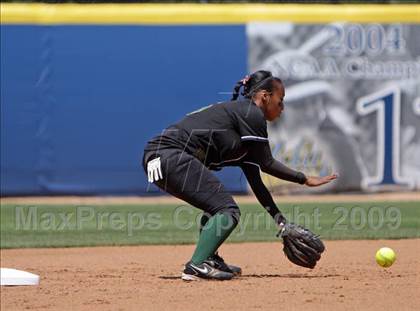 Thumbnail 1 in Narbonne vs. Eagle Rock (CIF LA City Invitational Final) photogallery.