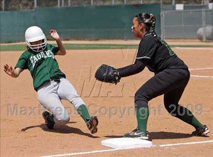 Thumbnail 3 in Narbonne vs. Eagle Rock (CIF LA City Invitational Final) photogallery.