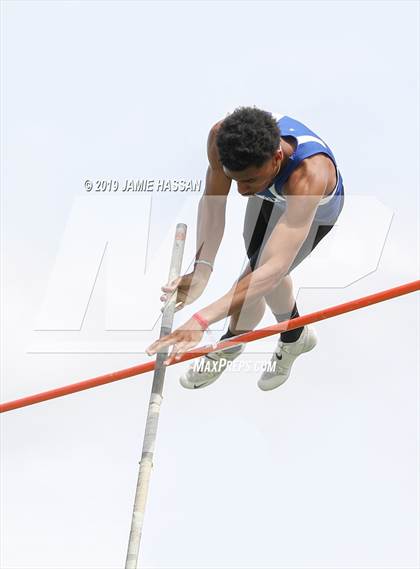 Thumbnail 1 in Bojangles Track and Field Classic (Field Events) photogallery.