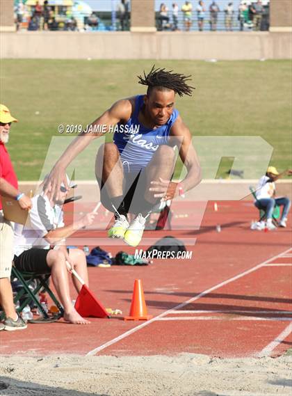 Thumbnail 1 in Bojangles Track and Field Classic (Field Events) photogallery.