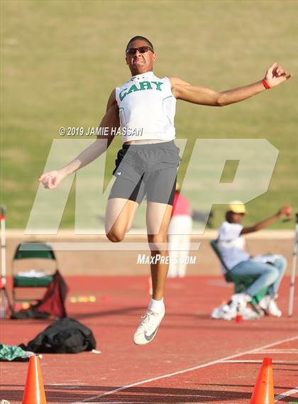 Thumbnail 1 in Bojangles Track and Field Classic (Field Events) photogallery.