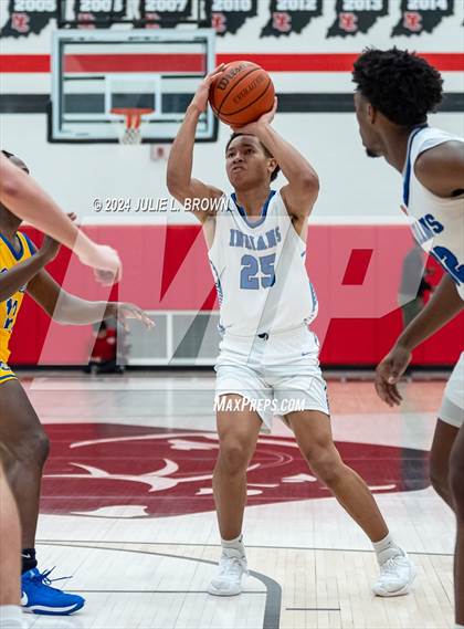 Thumbnail 3 in Carmel vs Lake Central (Paul Loggan Memorial Invite) photogallery.