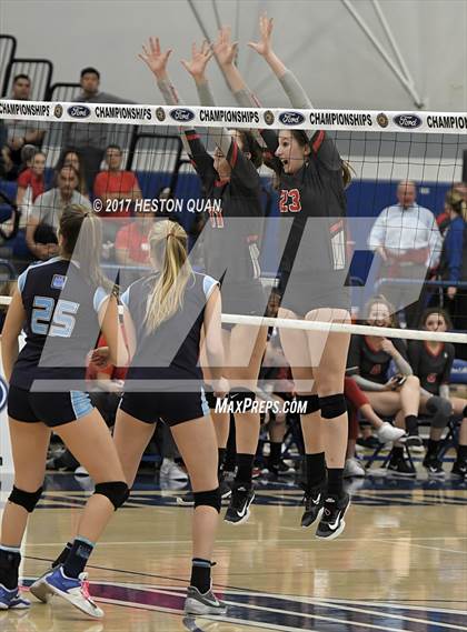 Thumbnail 3 in Mater Dei vs Marymount (CIF-SS D1 Final) photogallery.