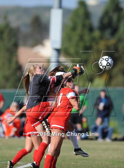 Thumbnail 3 in Tesoro vs. Santa Margarita (CIF SoCal Regional D1 Final) photogallery.