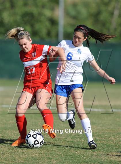 Thumbnail 2 in Tesoro vs. Santa Margarita (CIF SoCal Regional D1 Final) photogallery.