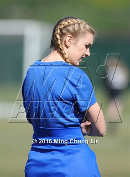 Thumbnail 2 in Tesoro vs. Santa Margarita (CIF SoCal Regional D1 Final) photogallery.